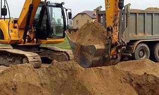 Выкопать яму экскаватором в Малоярославце от 954 руб. - 2Землекопа-Млр 